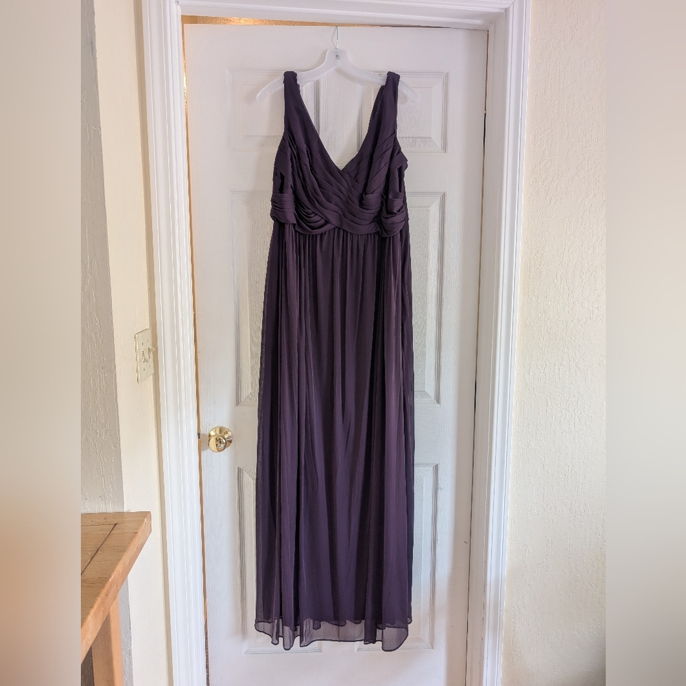 NWT Elegant Purple Evening Gown Size 18